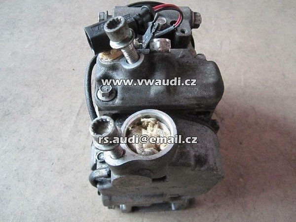 8E0 260 805 AK Kompresor klimatizace VW Passat 3BG AUDI A4 B6 A6 8E0 260805AK   - 2