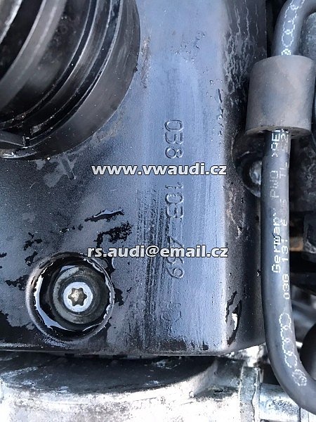 038 103 469 AD Víko ventilu  víčko plnicího hrdla oleje Originál VW Audi 038103469AD BXE TOURAN GOLF 5 TDI - 3