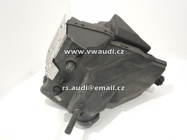 8R0 133 835 E Audi A4 A5 1.8TFSI Airbox  - 3