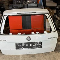 Zadní dveře víko kufru Škoda Octavia III 3 kombi zadní dveře 5E9 - 2