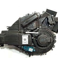 motor ventilatoru TOPENÍ ZADNÍ     VW Sharan 7N 2012 2,0 TDI CFGB - 2