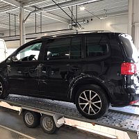 VW Touran 2012 1,6 TDI CAY 1T0 845 411 B okno bocni vlevo vpredu sklo zelene 5AP cerna - 9