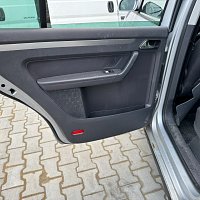 1T0 867 212 BG QZG Výplň dveří (koženka) VW  Touran 1T 2004  pro vozidla s 8 reproduktory antracitova Dveře zadní pravé boční PZ vpravo vzadu - 3