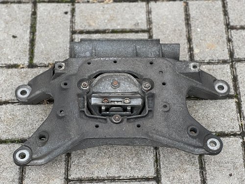 8K0399263K + 8K0399115T Příčný nosník držák nosič převodovky OEM Audi A4 8K A5 8T 8F Q5 8R