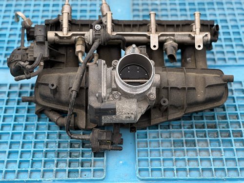 Škrtící klapka pro Audi Seat Škoda VW 1.8 2.0 TSI TFSI  06F133062E  A2C53390403