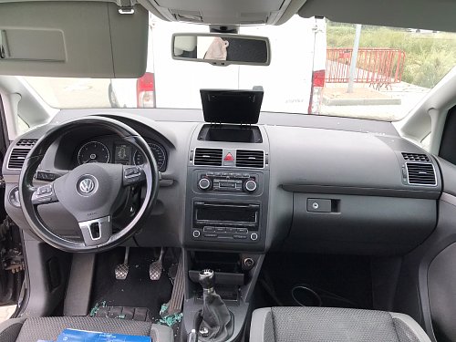 VW Touran 2012 1,6 TDI CAYV 1T1 857 017 A Příčník pro přístrojovou desku