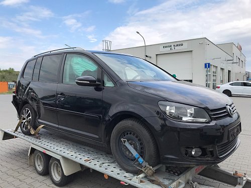 1T0 854 328 E Odvodnovaci lista vpravo VW Touran 2012 1,6 TDI CAYV