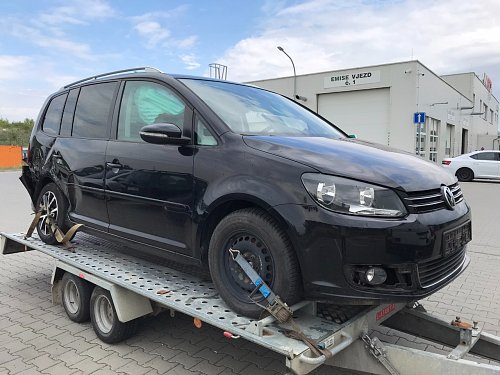 VW Touran 2012 .1T0 867 603 D Výplň zadního víka horni  05/10-06/15 Y20 perlove seda