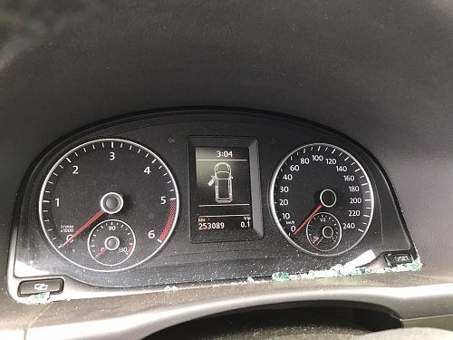 Přístroj sdruž. na palub.desce 240KM/H 1T0 920 875 AX tachometr  VW Touran 2012