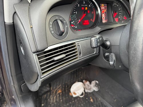 ventilační mřížka na palubní desce levá  Audi A6 4F 2,7 TDI Quattro V6 BPP