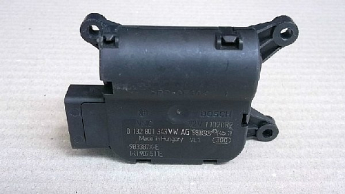 Ovládací prvek  VW Seat Škoda Audi Passat B7 Leon  servomotor centrální klapy pro topení 0 132 801 343