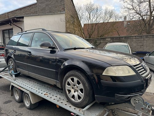 3B0 837 886 E trmen upevnovaci vpravo VW Passat B5.5 1,9 TDI Variant